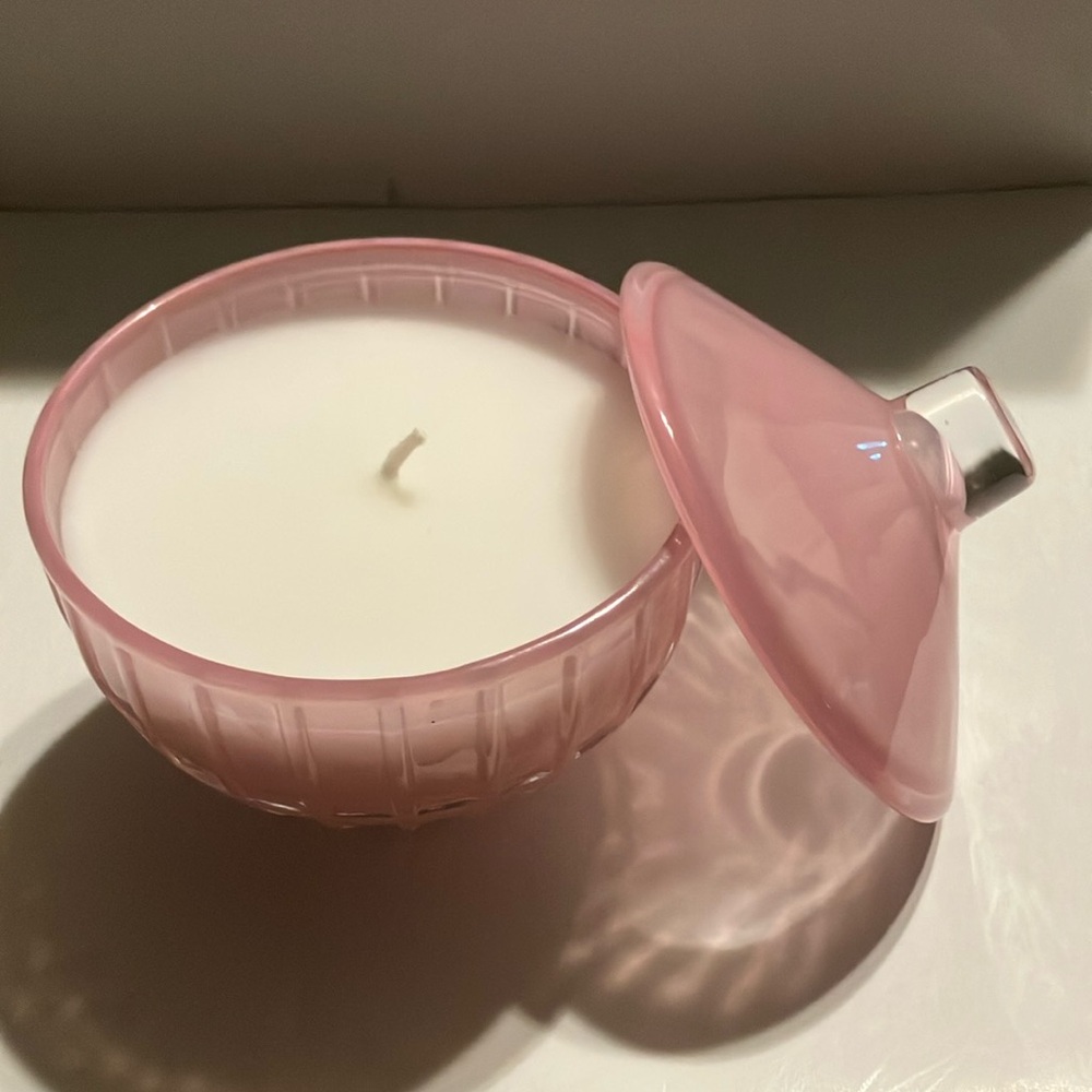 Plum & Pomegranate Lidded Candle Holder with Classic‎ Ribbed Design Pink Glass